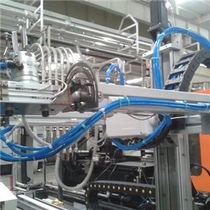 �ߺ���ҵ�Զ����豸